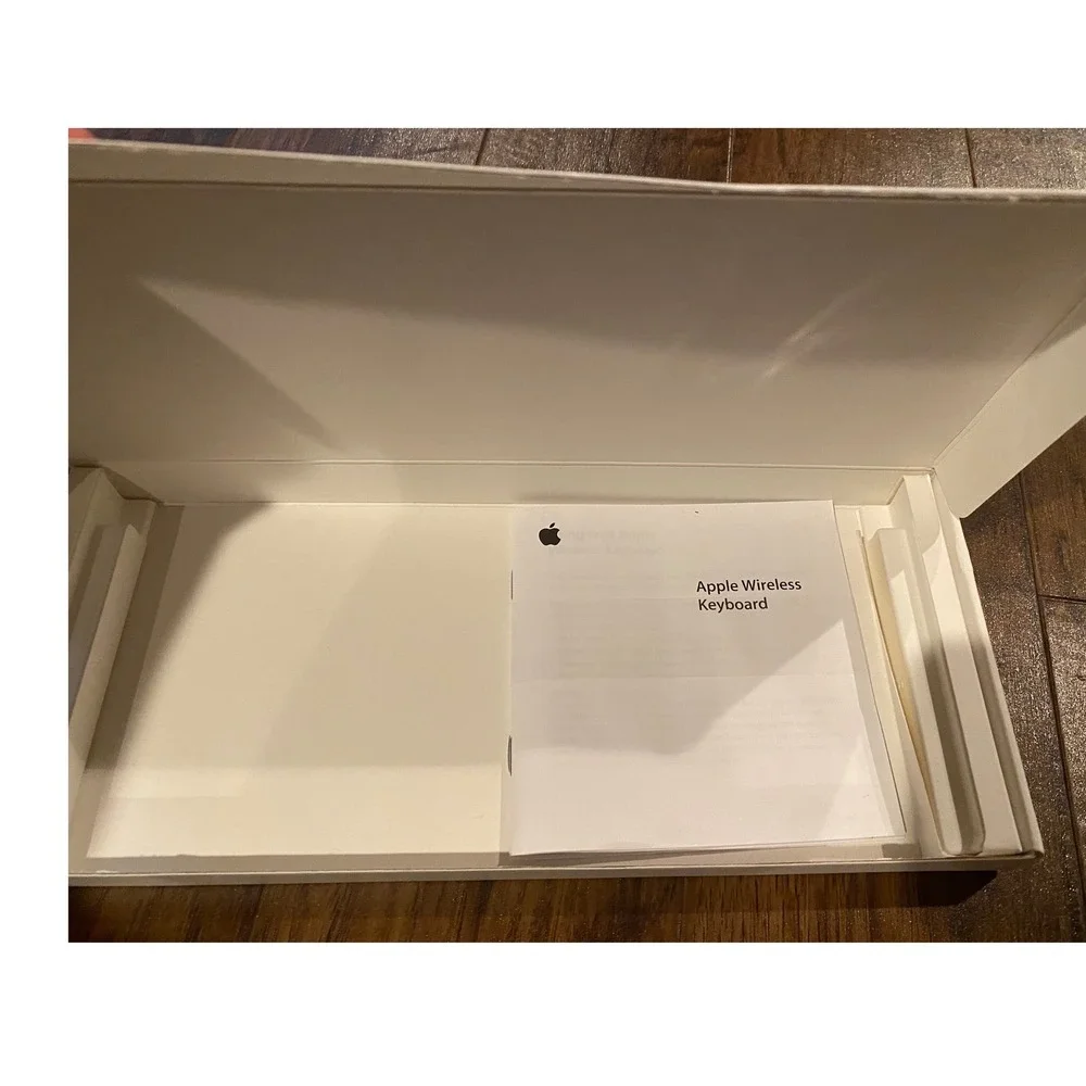 Apple Wireless Keyboard Numeric Keypad Aluminum Silver A1314 MC184LL/A Bluetooth